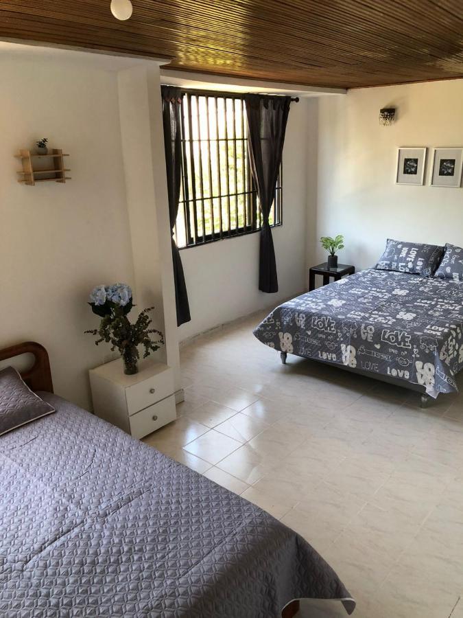 Habitaciones Independientes Cerca Al Aeropuerto 1 Cartagena Kültér fotó